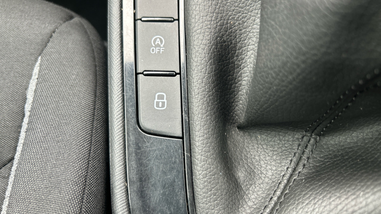 Skoda Fabia 1.0 MPI 80 SE Comfort 5dr Petrol Hatchback